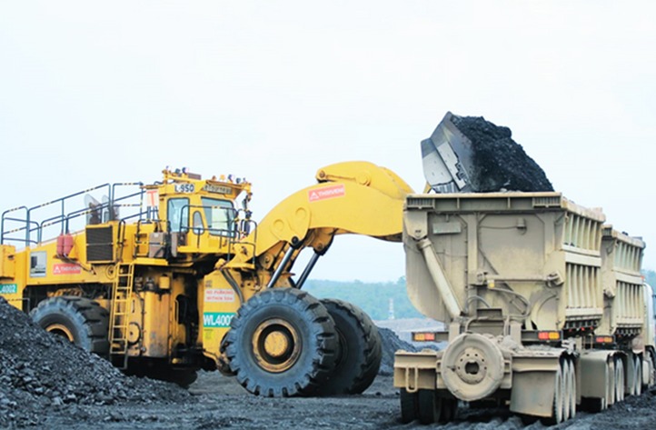 COAL LOADING TO PORT